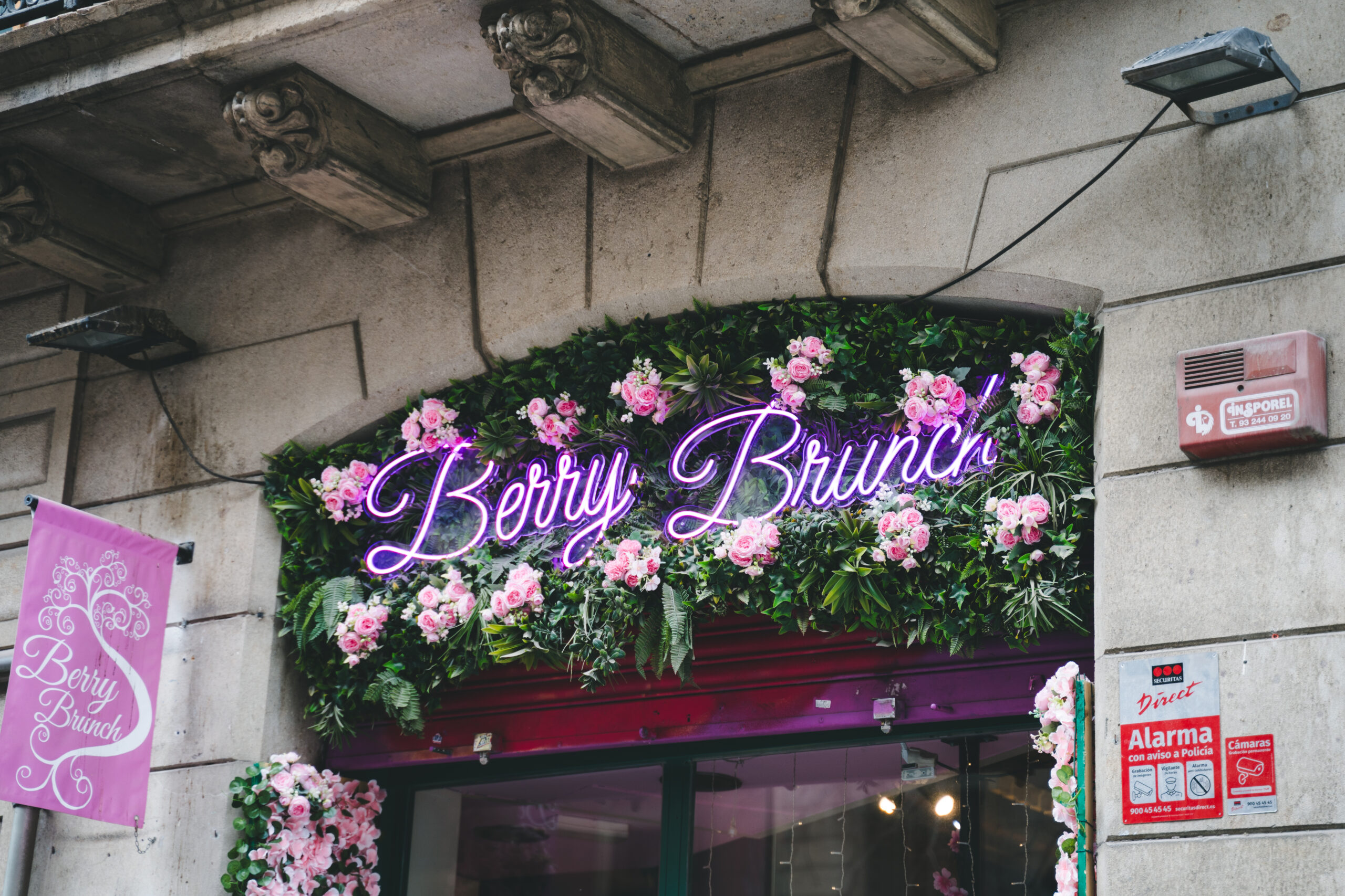 Cartel del local Berry Brunch en Barcelona